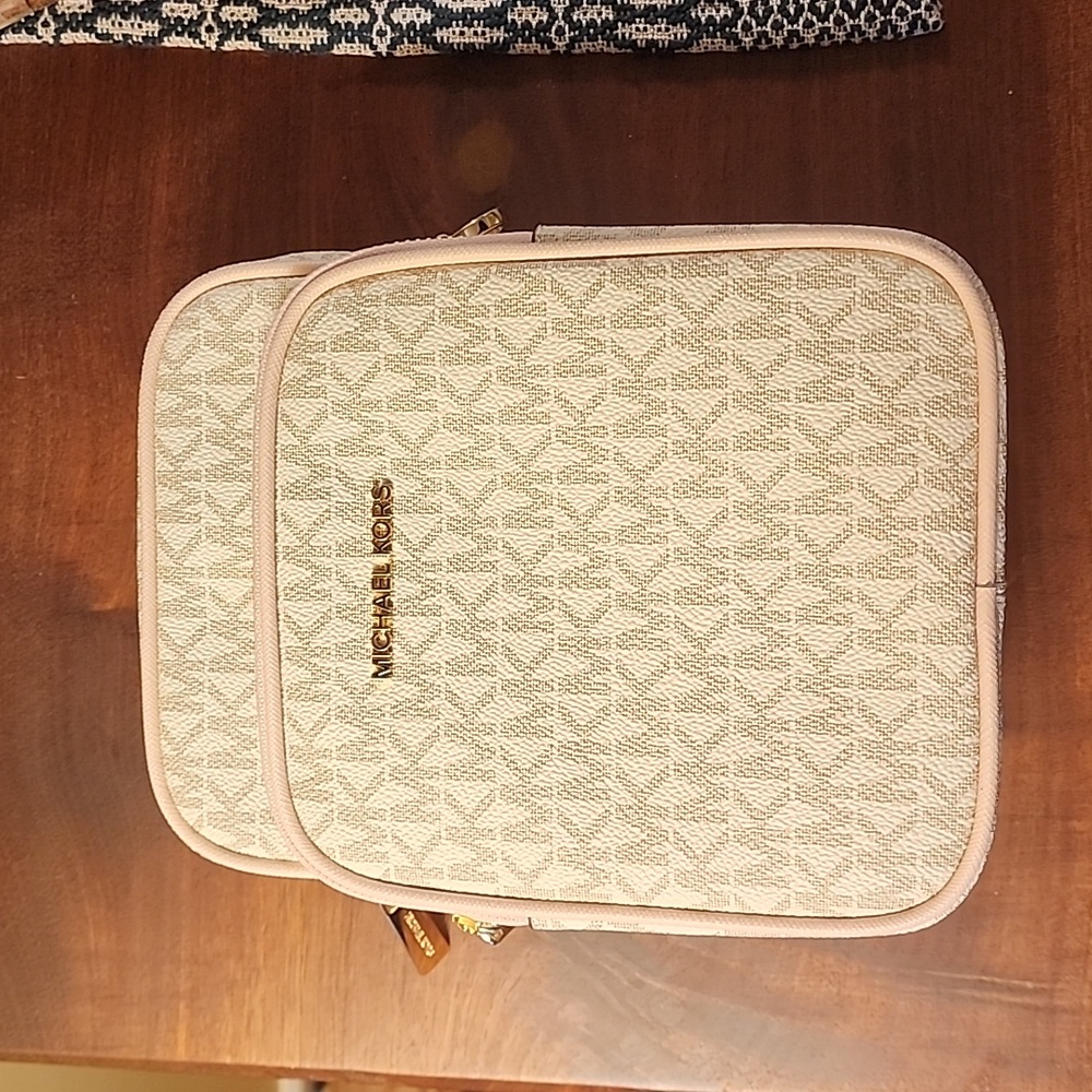 Michael Kors Crossbody